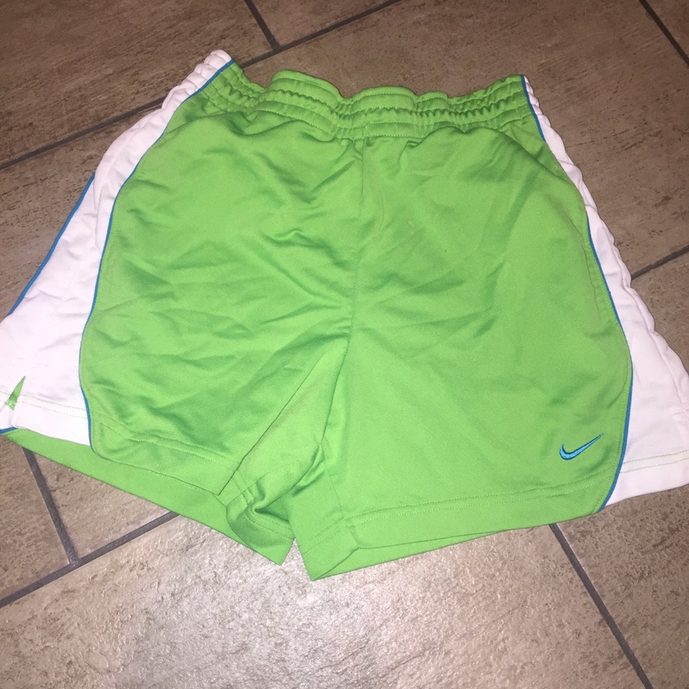 Nike shorts size S